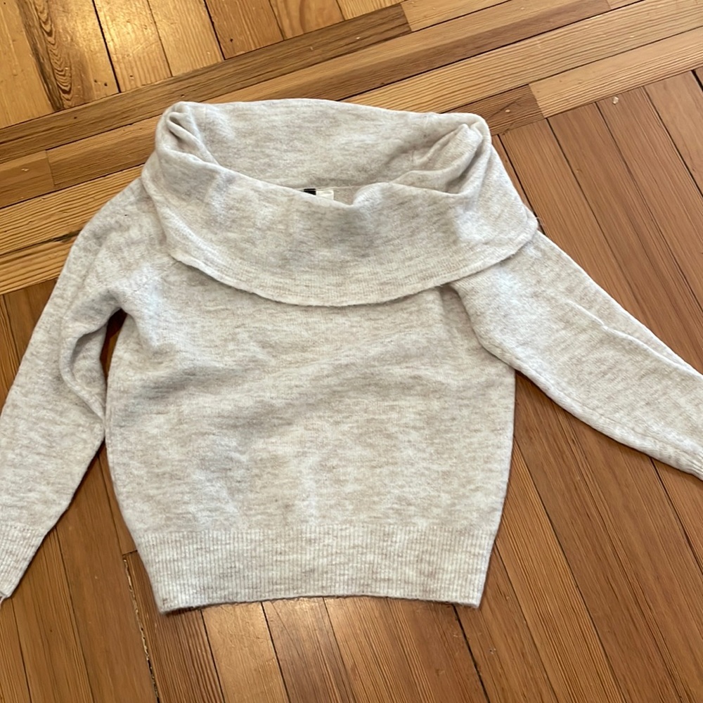 Divided by H&M folder over off the shoulder sweater